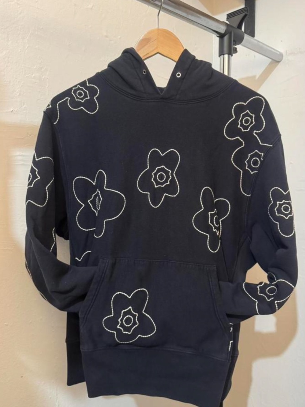 SANDRO PARIS Men’s Contrasting Embroidery Hoodie